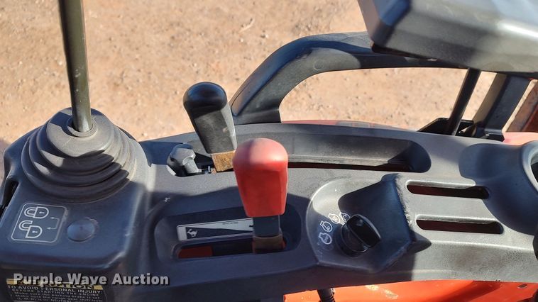 image for item LK9509 Kubota B26  backhoe