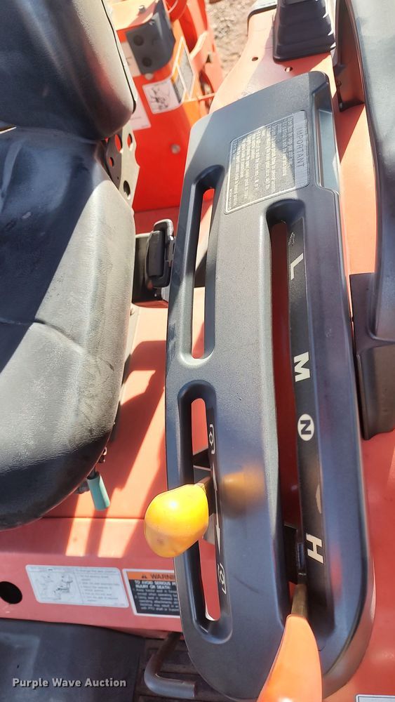 image for item LK9509 Kubota B26  backhoe