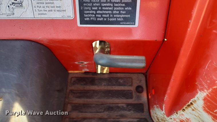 image for item LK9509 Kubota B26  backhoe