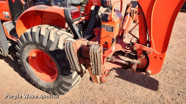 image for item LK9509 Kubota B26  backhoe