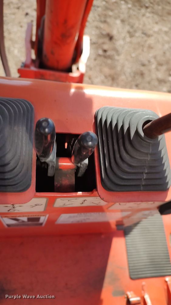 image for item LK9509 Kubota B26  backhoe