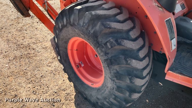 image for item LK9509 Kubota B26  backhoe