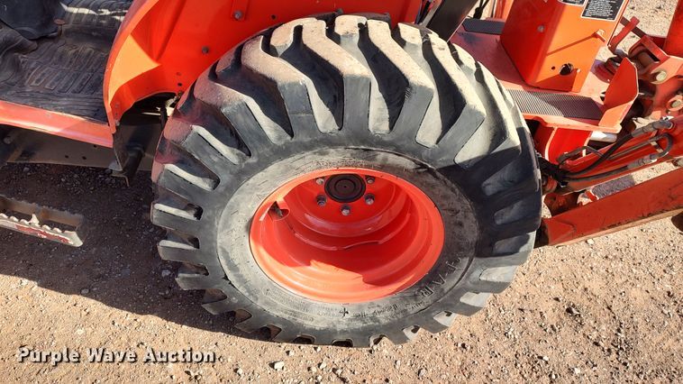 image for item LK9509 Kubota B26  backhoe