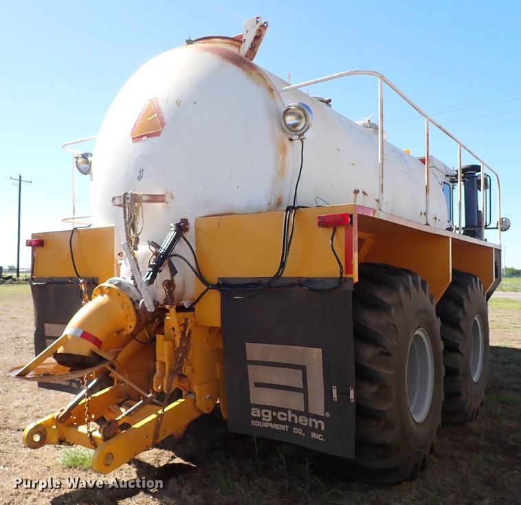 image for item LK9522 Ag-Chem TerraGator 2505  sludge spreader