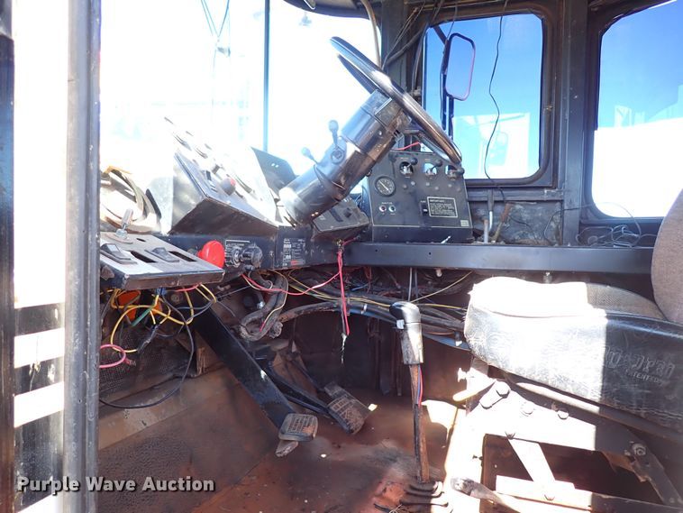 image for item LK9522 Ag-Chem TerraGator 2505  sludge spreader