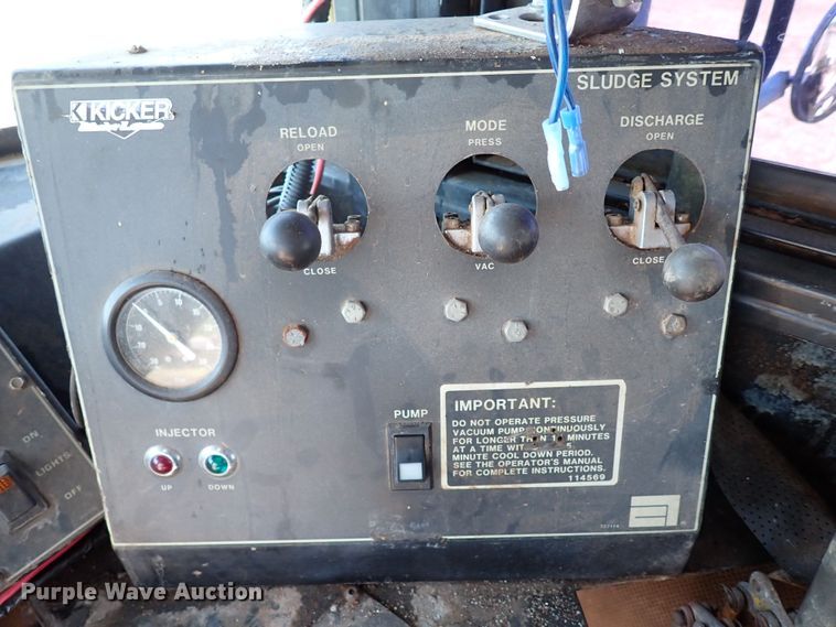 image for item LK9522 Ag-Chem TerraGator 2505  sludge spreader