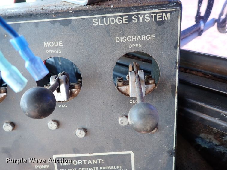 image for item LK9522 Ag-Chem TerraGator 2505  sludge spreader