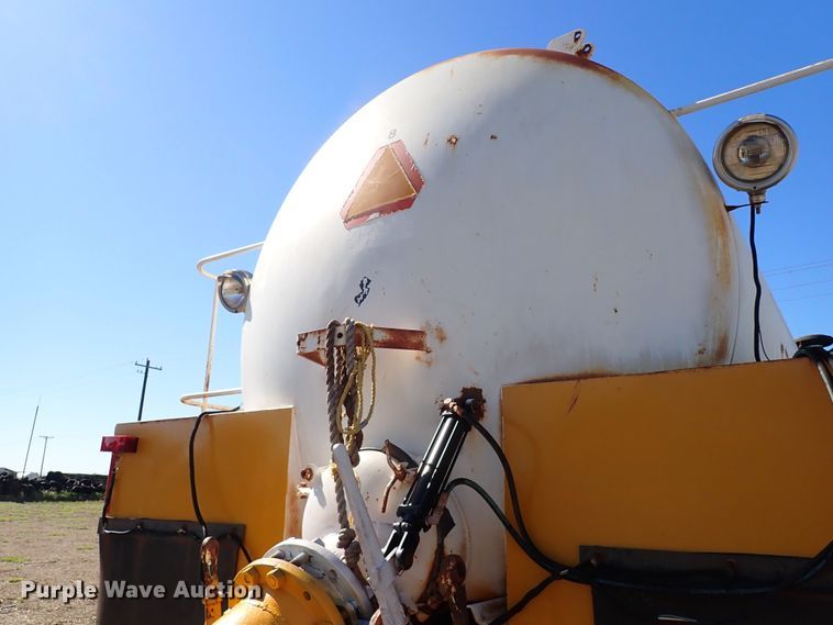 image for item LK9522 Ag-Chem TerraGator 2505  sludge spreader