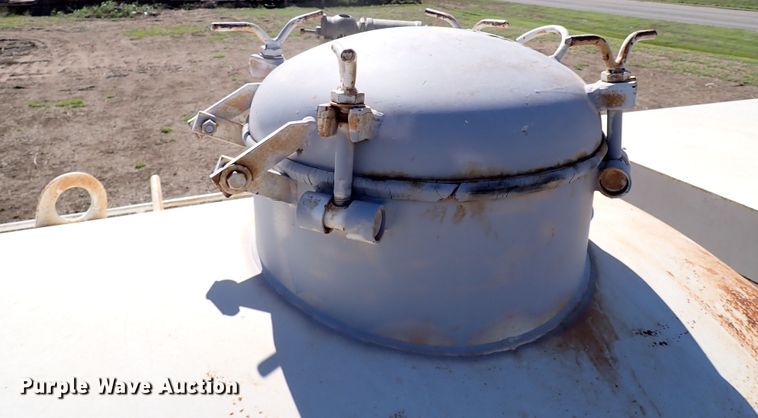 image for item LK9522 Ag-Chem TerraGator 2505  sludge spreader