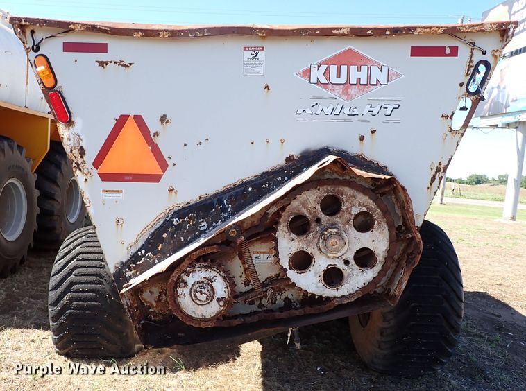 image for item LK9523 Kuhn Knight Slinger 8132  manure spreader