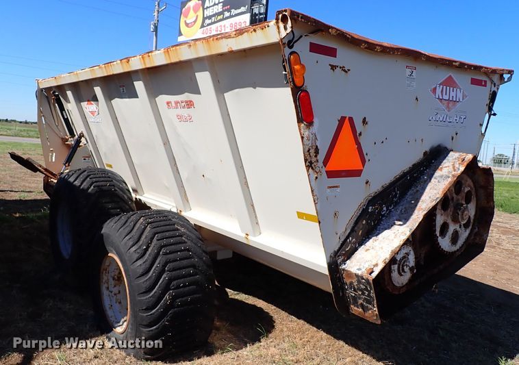 image for item LK9523 Kuhn Knight Slinger 8132  manure spreader