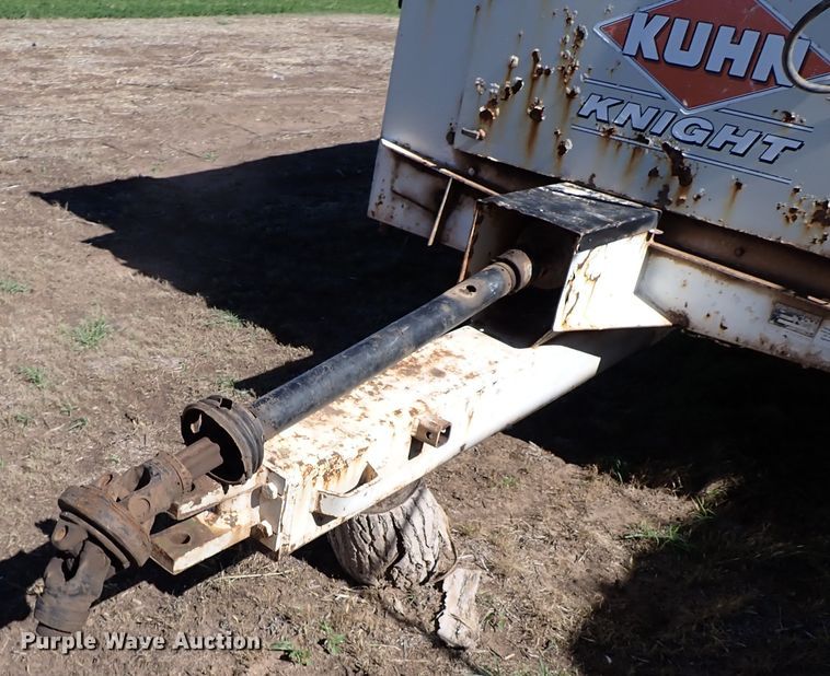 image for item LK9523 Kuhn Knight Slinger 8132  manure spreader