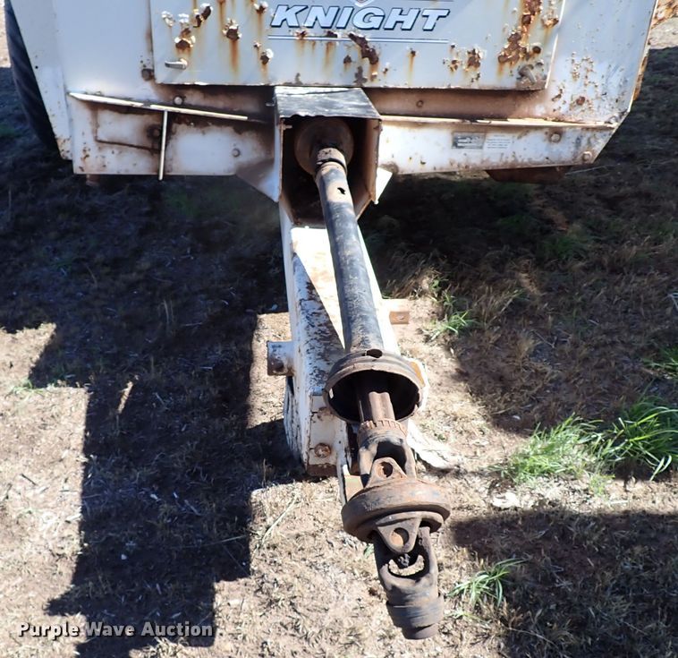 image for item LK9523 Kuhn Knight Slinger 8132  manure spreader