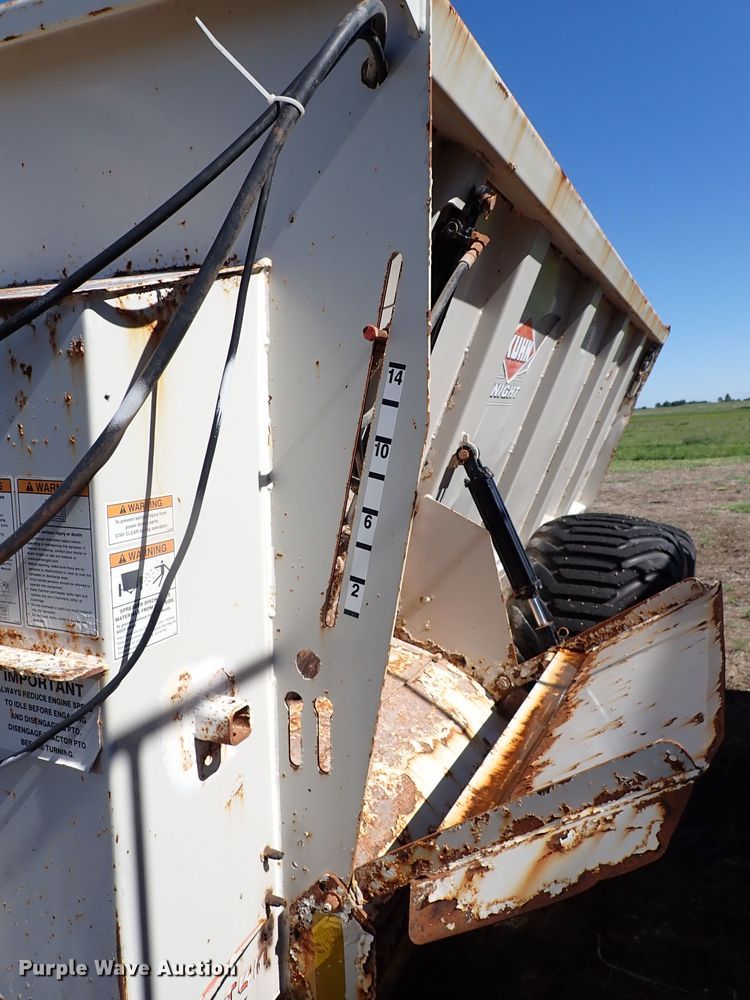 image for item LK9523 Kuhn Knight Slinger 8132  manure spreader