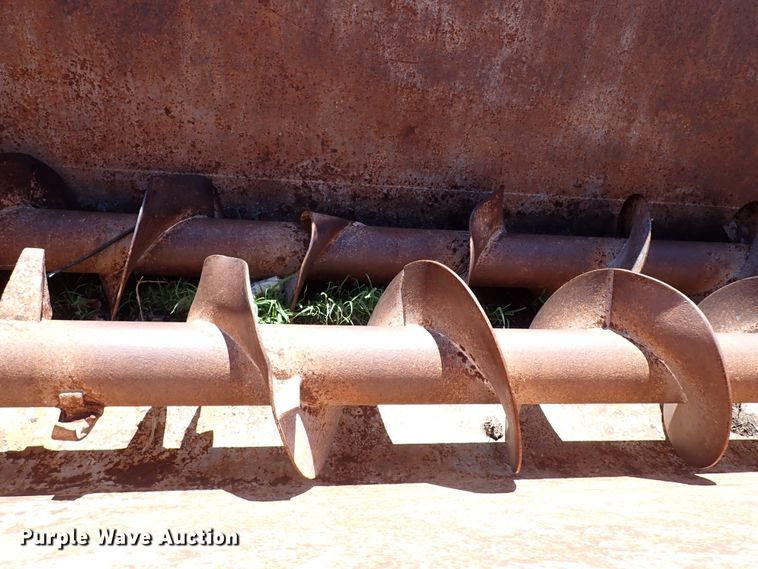 image for item LK9523 Kuhn Knight Slinger 8132  manure spreader