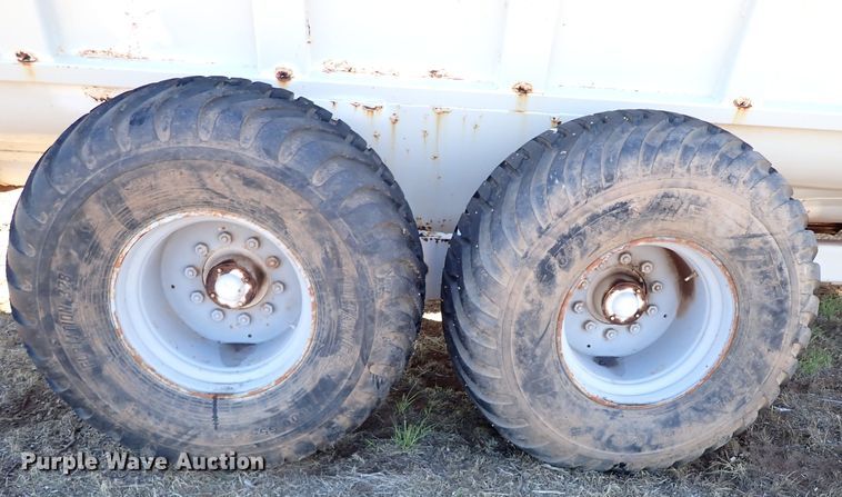 image for item LK9523 Kuhn Knight Slinger 8132  manure spreader