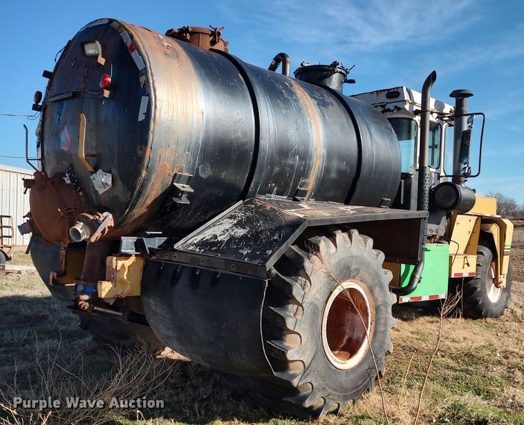 image for item LK9525 Ag-Chem TerraGator  slurry applicator