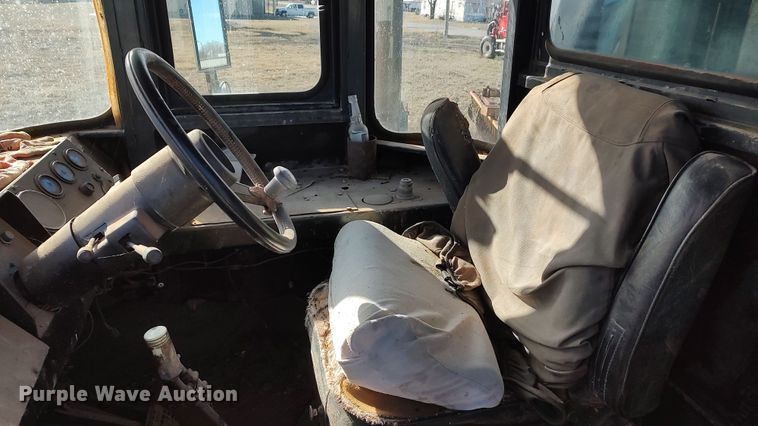 image for item LK9525 Ag-Chem TerraGator  slurry applicator