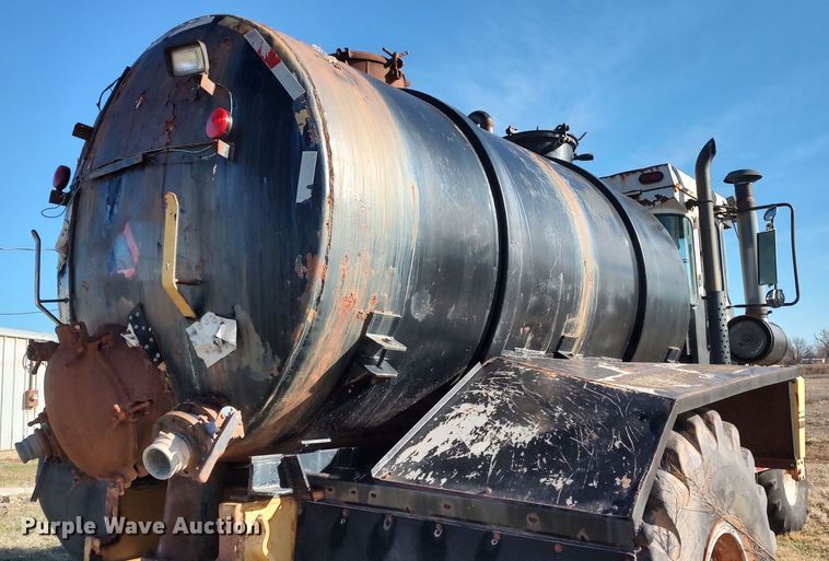 image for item LK9525 Ag-Chem TerraGator  slurry applicator