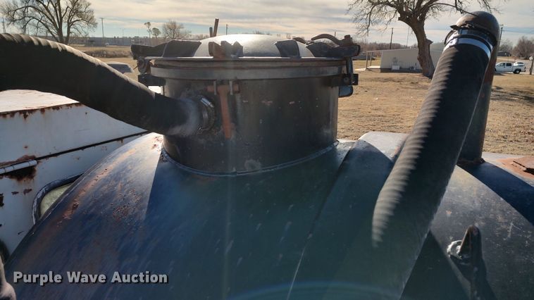 image for item LK9525 Ag-Chem TerraGator  slurry applicator