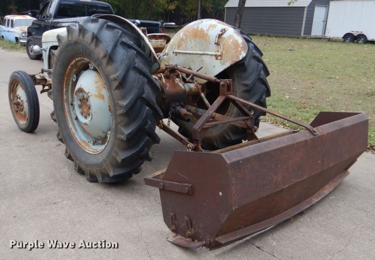 image for item LS9928 1950 Ferguson TO-20  tractor