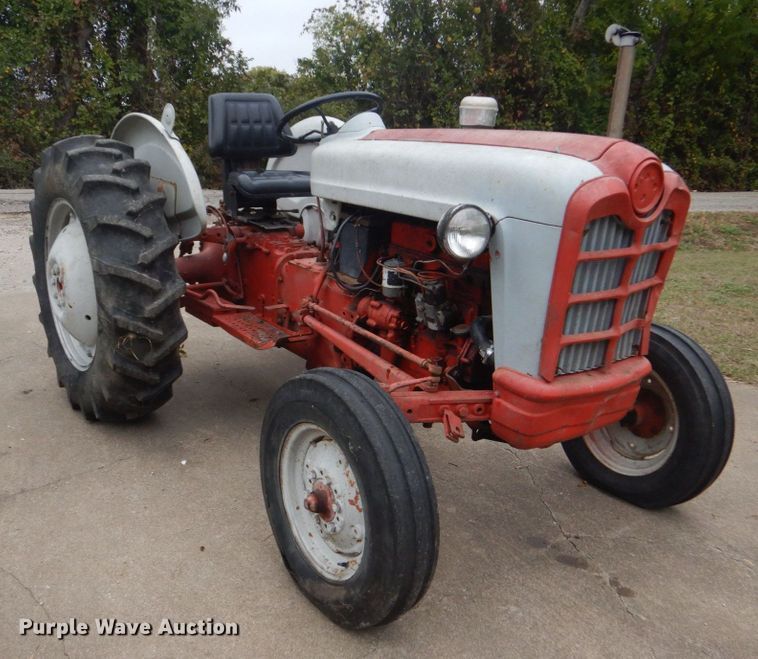 image for item LS9931 Ford 841  tractor