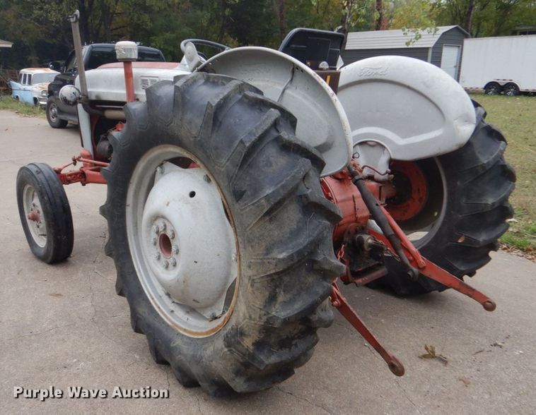 image for item LS9931 Ford 841  tractor