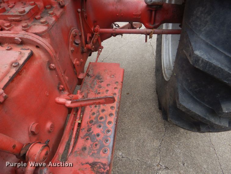 image for item LS9931 Ford 841  tractor