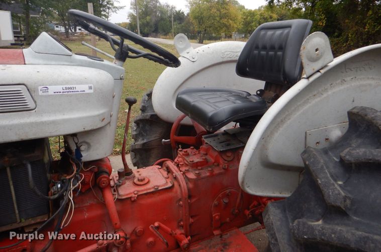 image for item LS9931 Ford 841  tractor