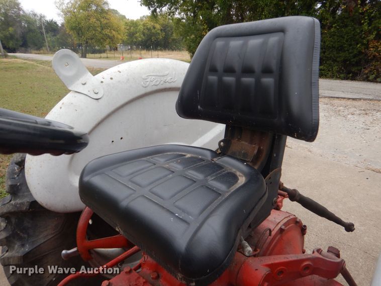 image for item LS9931 Ford 841  tractor