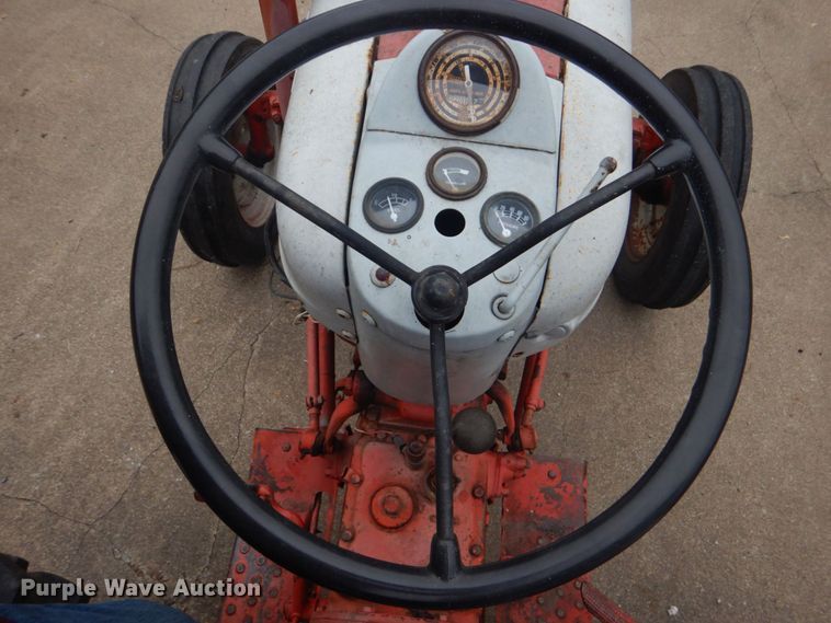 image for item LS9931 Ford 841  tractor