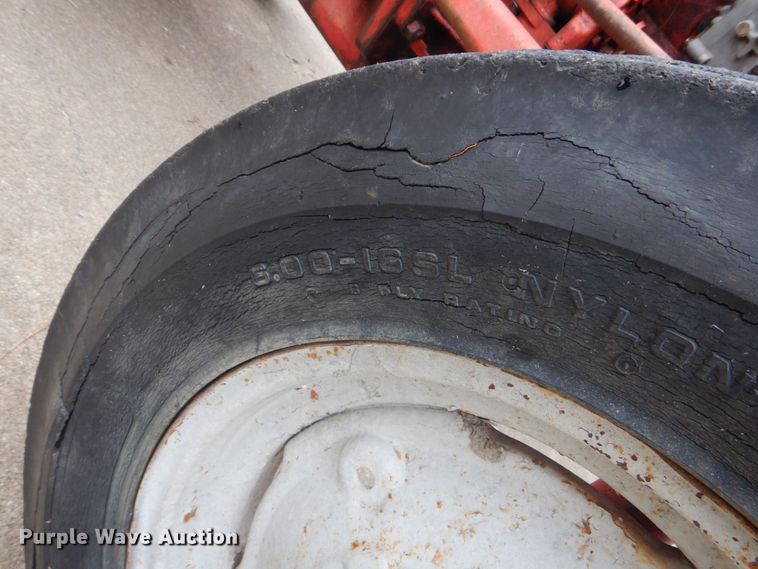 image for item LS9931 Ford 841  tractor