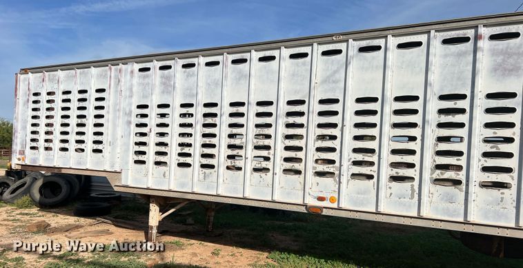 image for item LW9245 1972 Fruehauf D909-44-6  livestock trailer