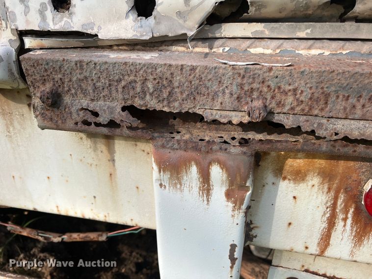 image for item LW9245 1972 Fruehauf D909-44-6  livestock trailer