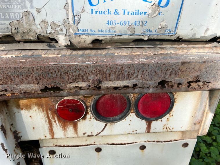 image for item LW9245 1972 Fruehauf D909-44-6  livestock trailer