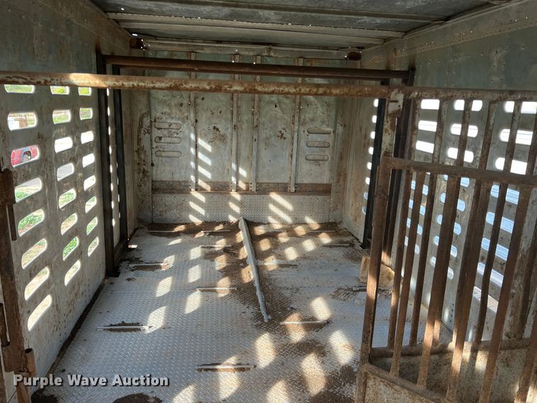 image for item LW9245 1972 Fruehauf D909-44-6  livestock trailer