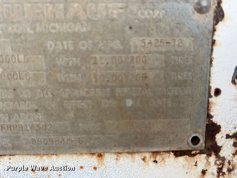 image for item LW9245 1972 Fruehauf D909-44-6  livestock trailer