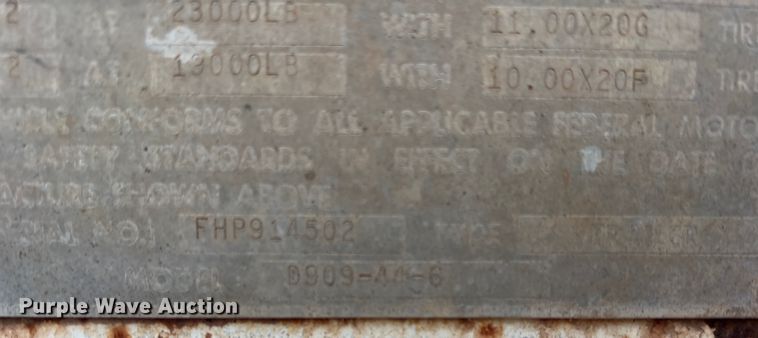 image for item LW9245 1972 Fruehauf D909-44-6  livestock trailer