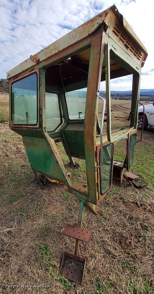 image for item MM9594 John Deere 4010  tractor