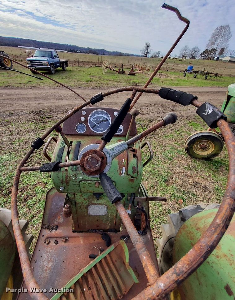 image for item MM9594 John Deere 4010  tractor