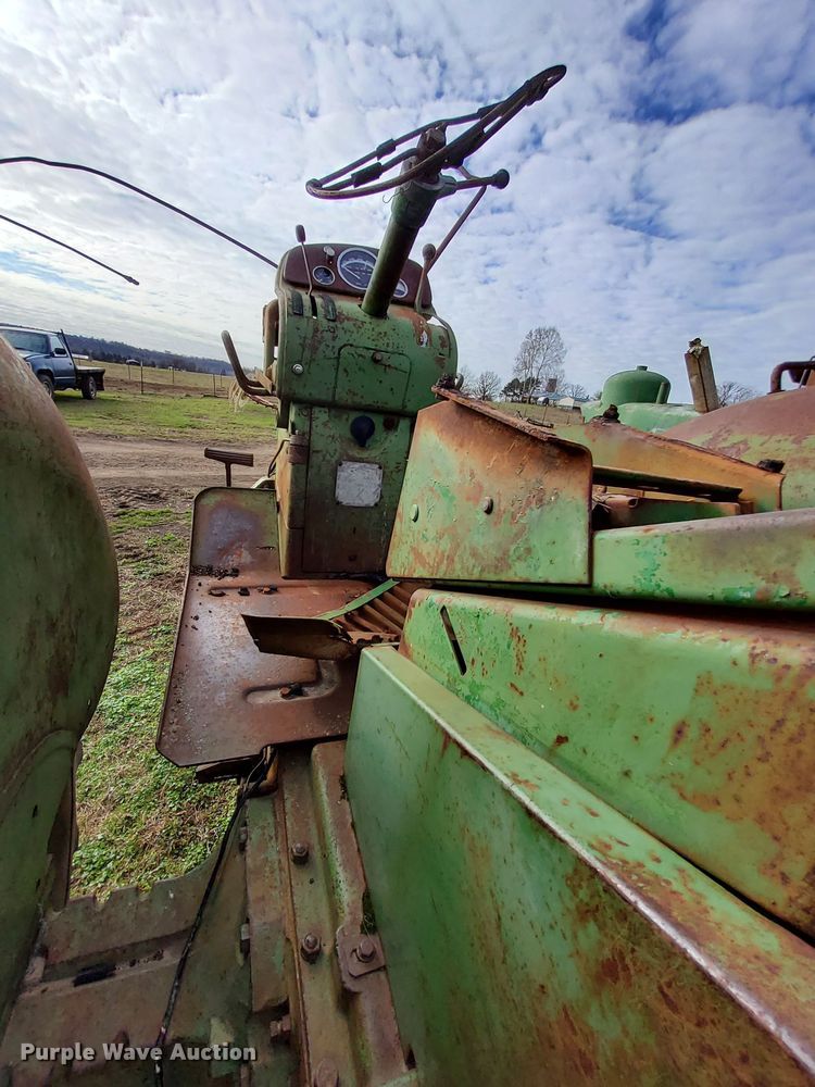 image for item MM9594 John Deere 4010  tractor