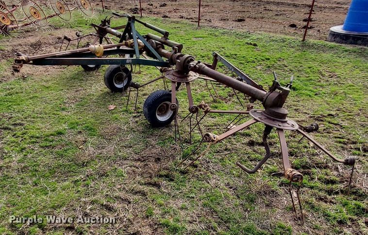 image for item MM9597 JAHR 870  hay rake