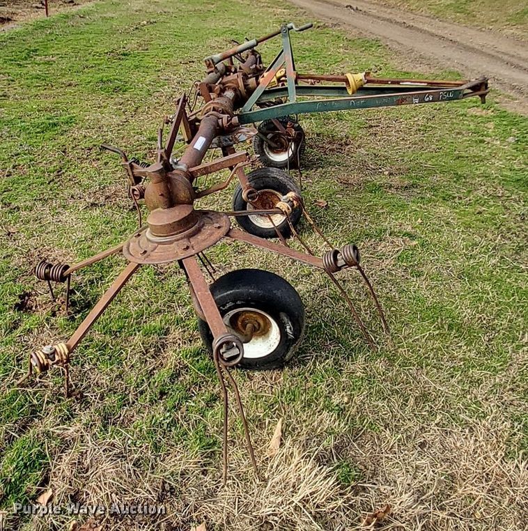 image for item MM9597 JAHR 870  hay rake