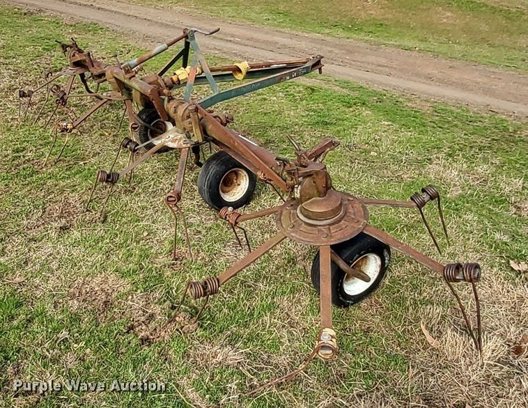 image for item MM9597 JAHR 870  hay rake