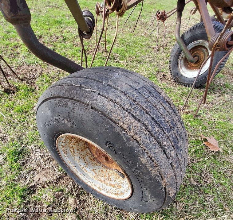 image for item MM9597 JAHR 870  hay rake