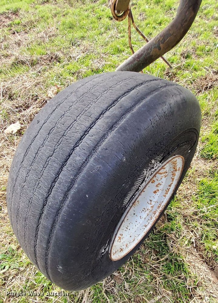 image for item MM9597 JAHR 870  hay rake