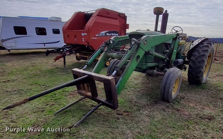 image for item MM9600 John Deere 4010  tractor