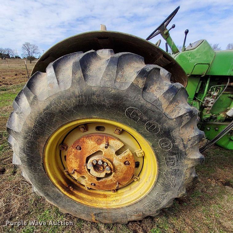 image for item MM9600 John Deere 4010  tractor