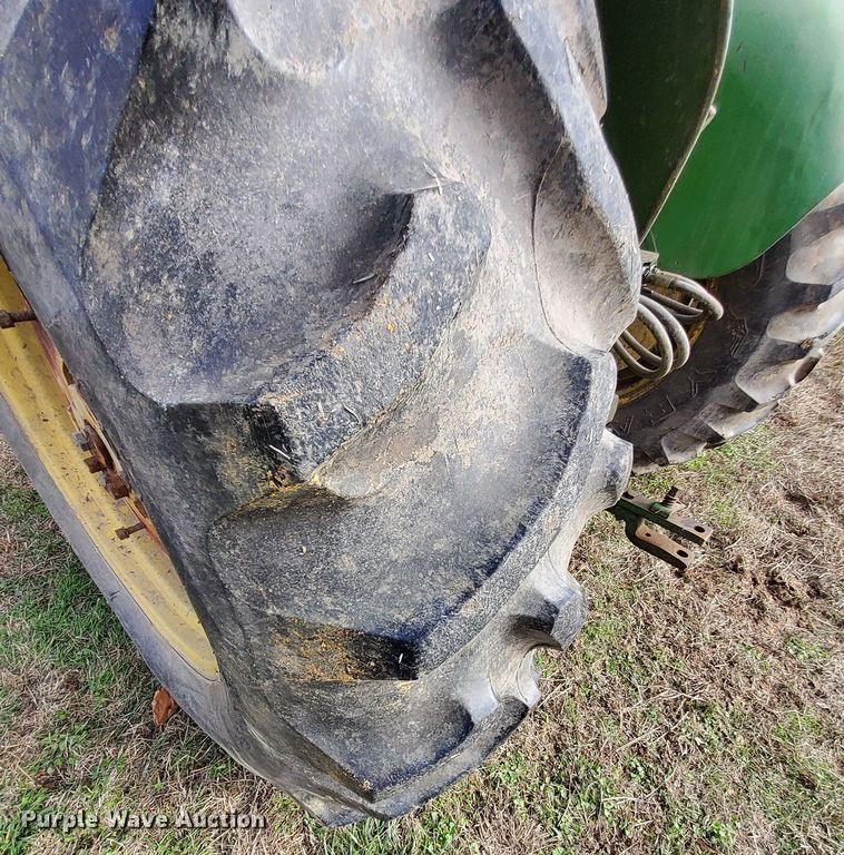 image for item MM9600 John Deere 4010  tractor