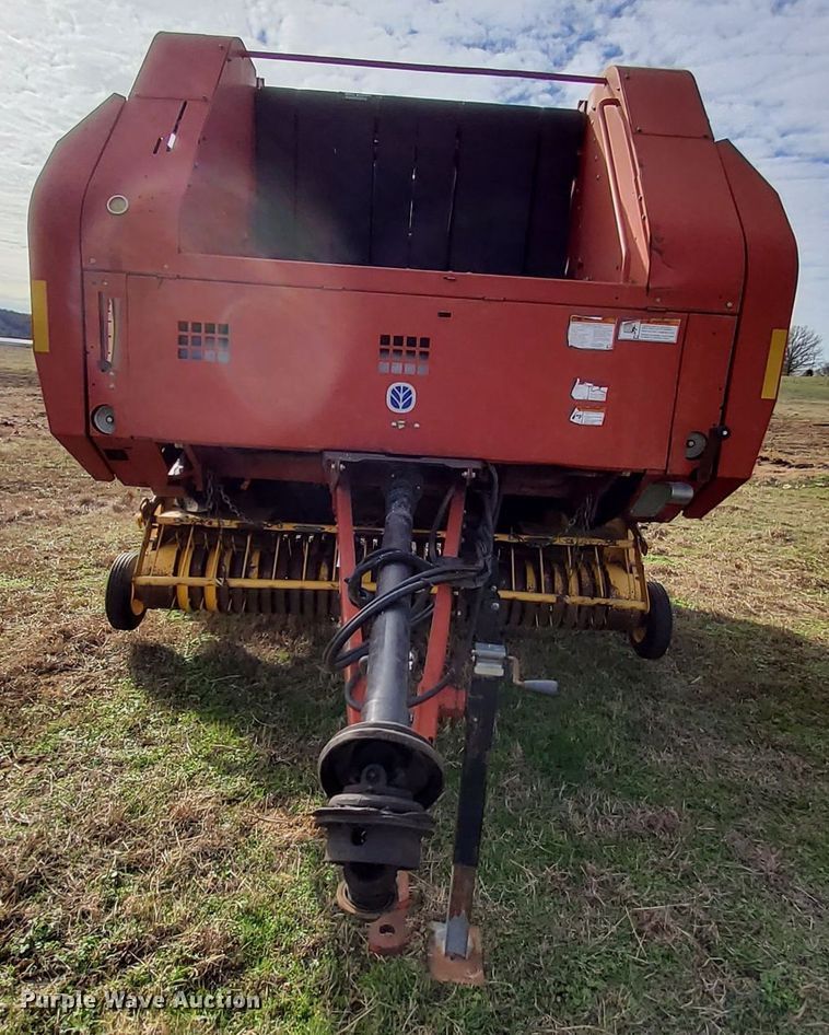 image for item MM9601 2003 New Holland BR780  round baler